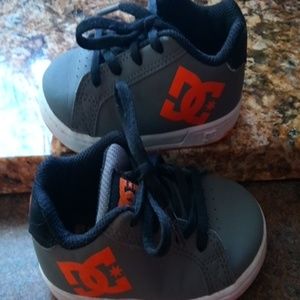 dc tennis shoes